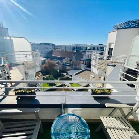 Luxury 1 Bedroom In Center With Terrace & Parking-51b Apartment