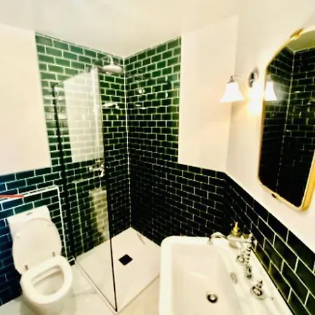 Luxury 1 Bedroom In Center With Terrace & Parking-51b