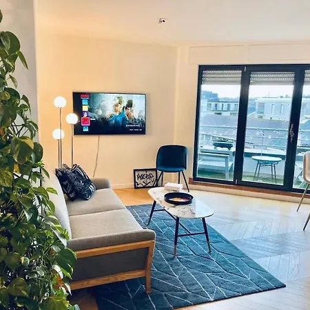 Luxury 1 Bedroom In Center With Terrace & Parking-51b Apartment *