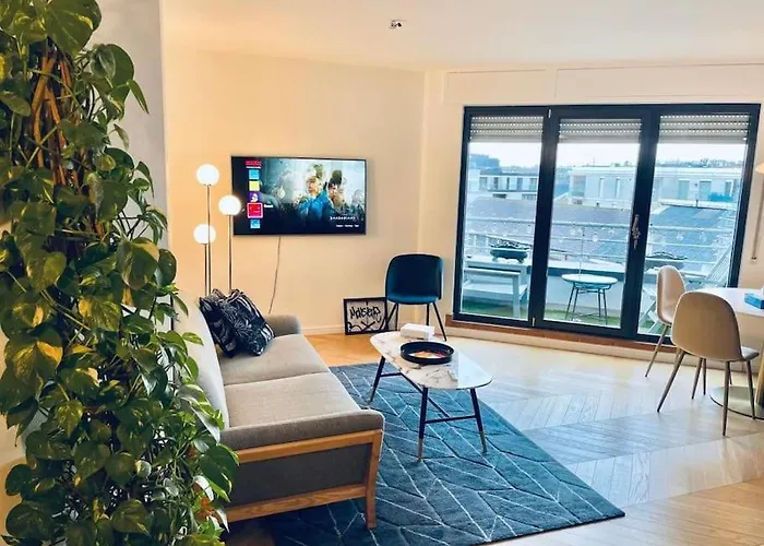 Luxury 1 Bedroom In Center With Terrace & Parking-51b Apartment *