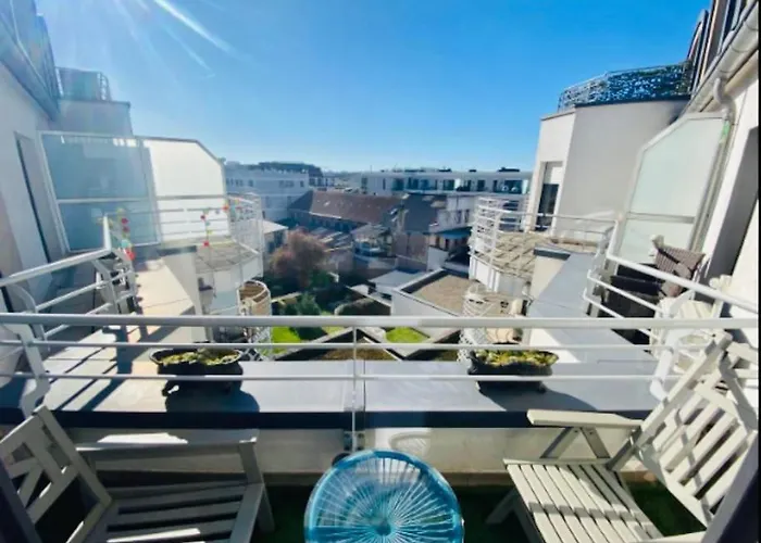 Luxury 1 Bedroom In Center With Terrace & Parking-51b Apartment